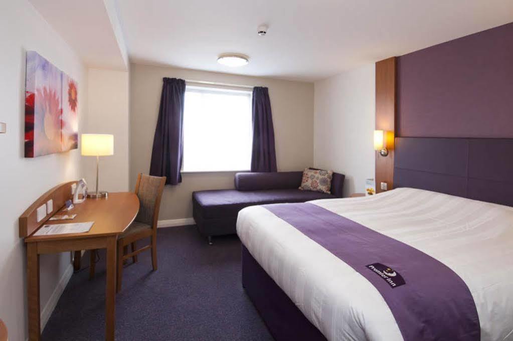 Premier Inn Greenock Esterno foto