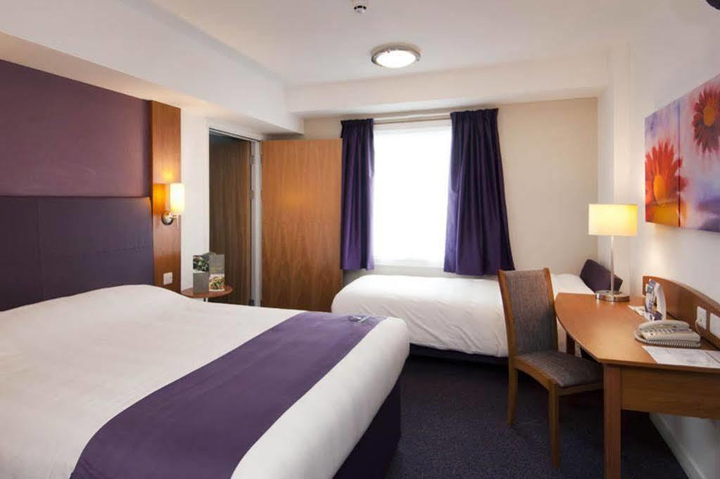 Premier Inn Greenock Esterno foto
